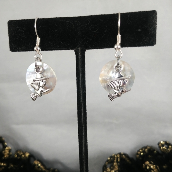 Halloween earrings Witch flying moon pearlescent - Picture 5 of 6